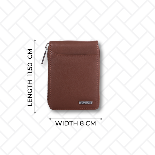 Women’s leather wallet and card holder, chic and practical.